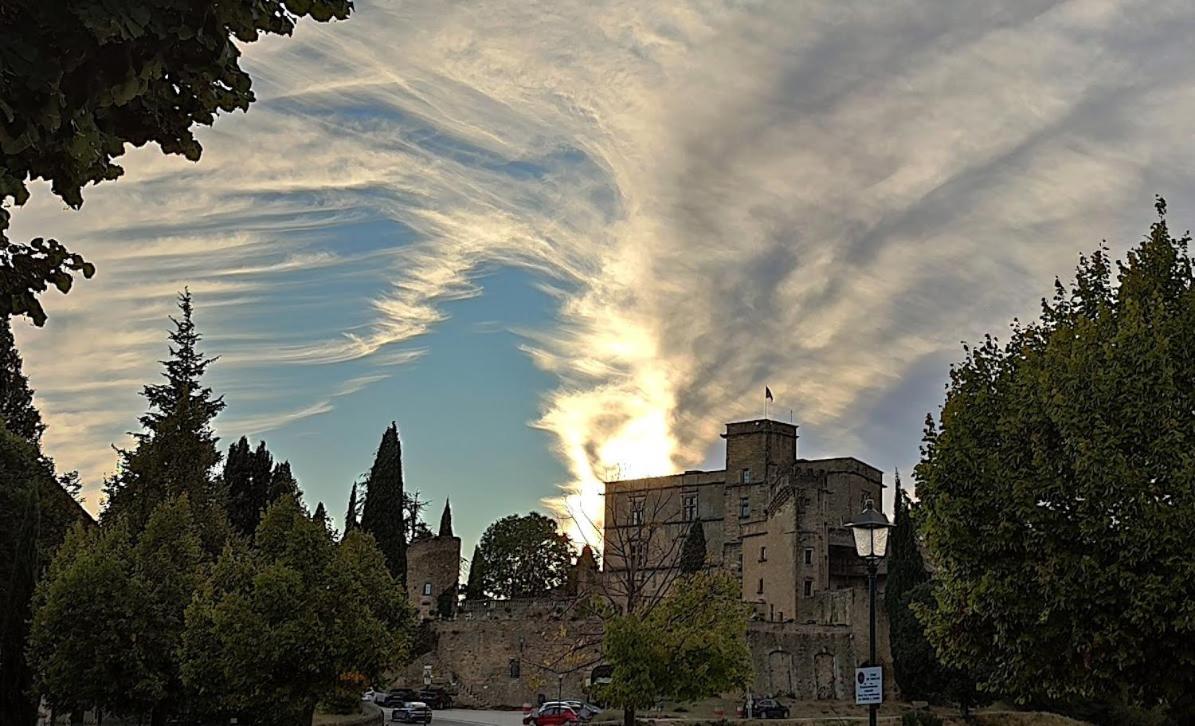 Le Chat Sur Le Toit Lourmarin Exterior foto