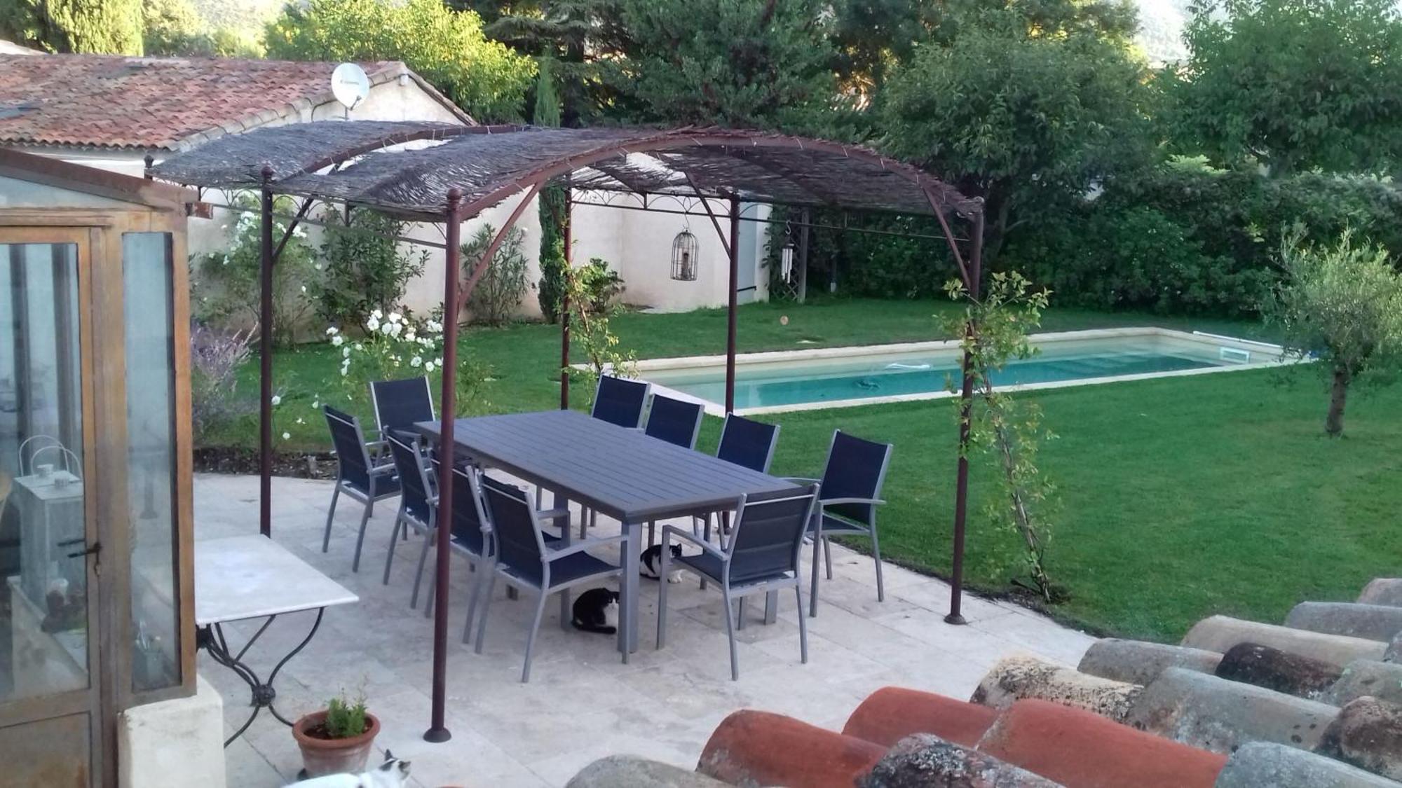 Le Chat Sur Le Toit Lourmarin Exterior foto